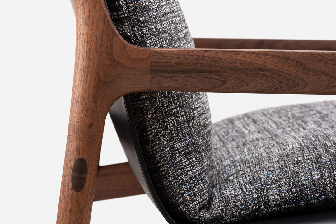 DANISH OILED WALNUT & BLACK LEATHER & SONAR 173