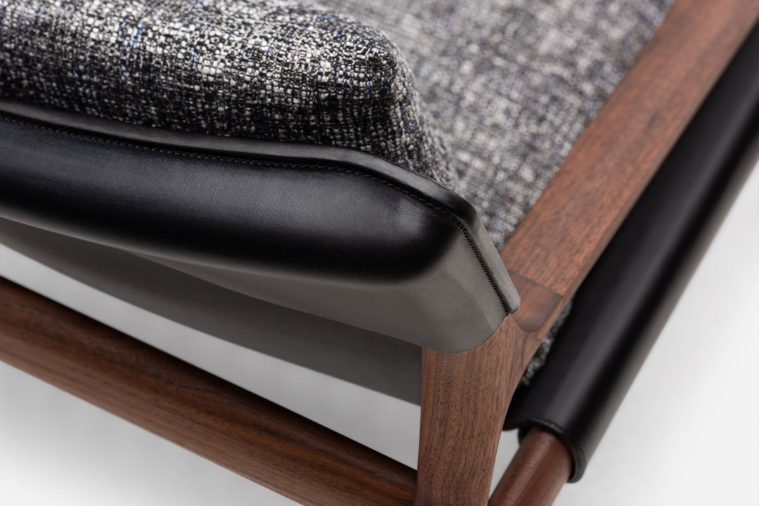 DANISH OILED WALNUT & BLACK LEATHER & SONAR 173