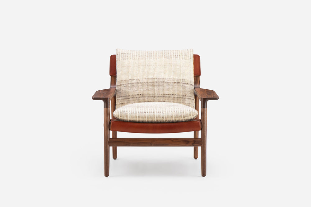 DANISH OILED WALNUT & DARK TAN LEATHER & MANTA LIDO MESCLA / CRU (MODEL: SZG)