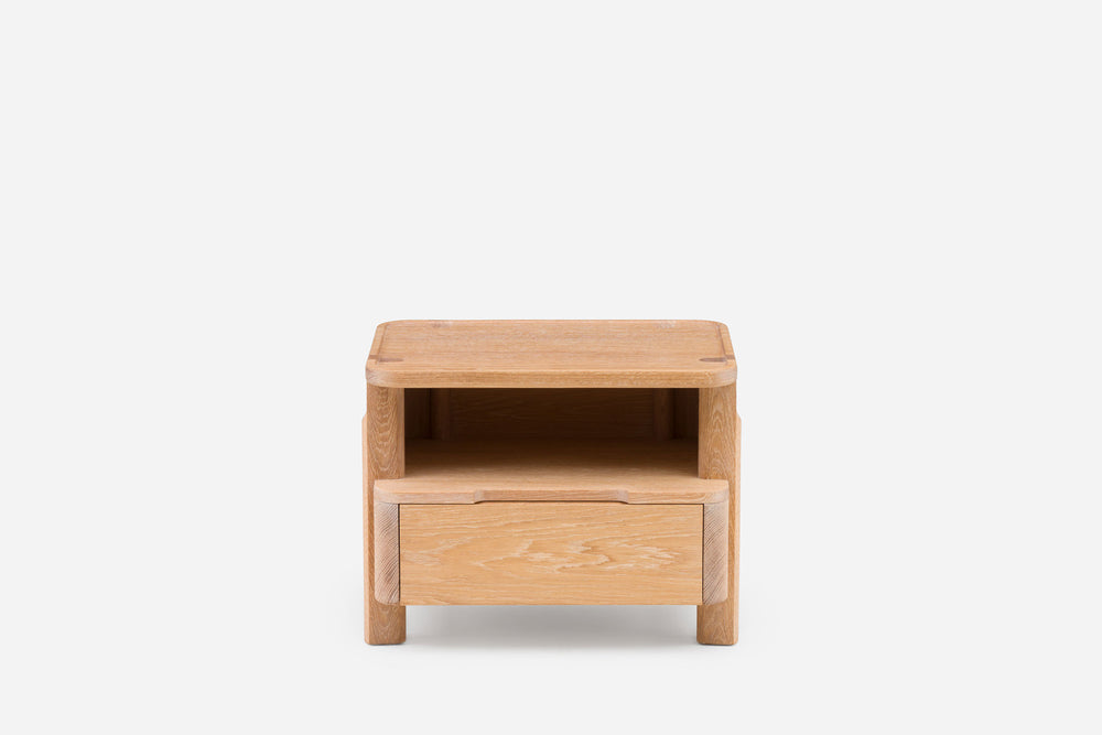 WHITE OILED OAK & ECRITURE 210