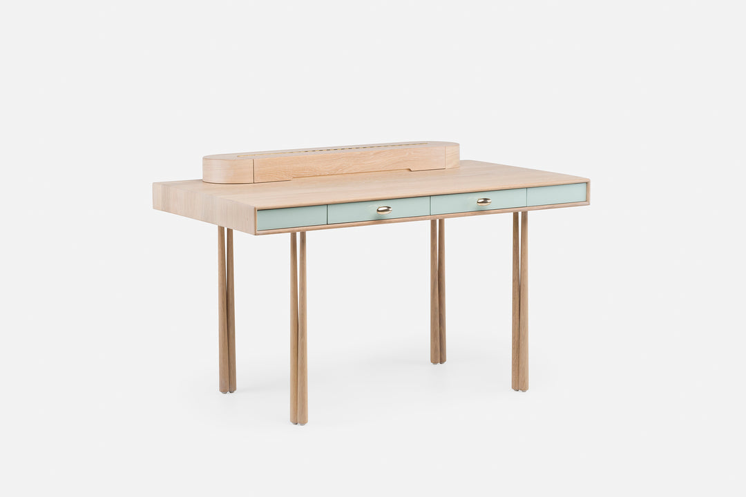 WHITE OILED OAK (+ ELLIOT DRESSING TABLE)