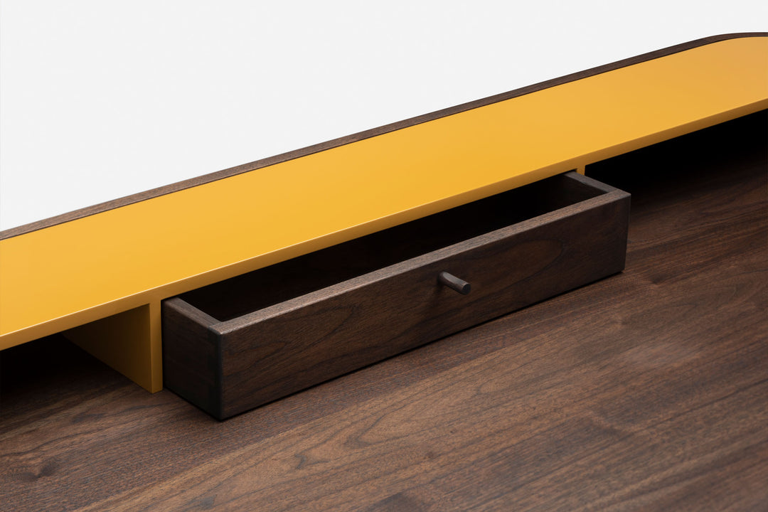 BLACK OILED WALNUT & OCHRE GLOSS HDF