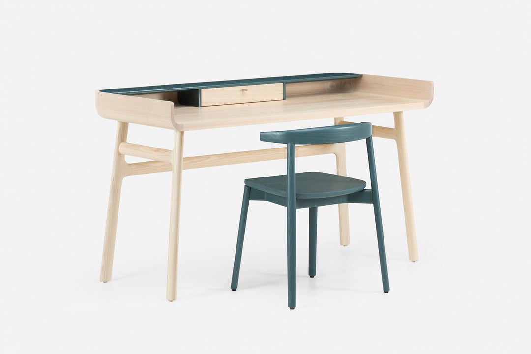 WHITE OILED ASH & BAY GLOSS HDF (+ ANDO CHAIR IN BAY PAINTED ASH)