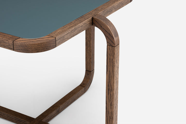 BLACK OILED OAK & BAY GLOSS HDF (MODEL: M)