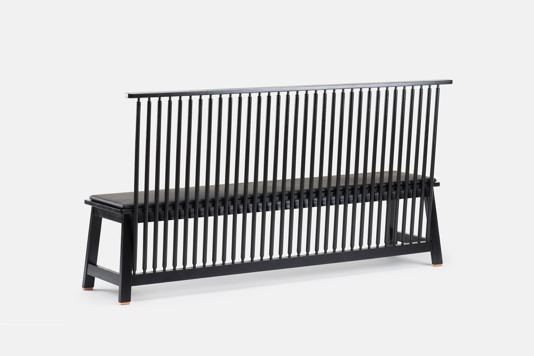 BLACK PAINTED ASH (MODEL: 444 + OPTIONAL SEAT PAD IN BLACK NATURAL GRAIN LEATHER)