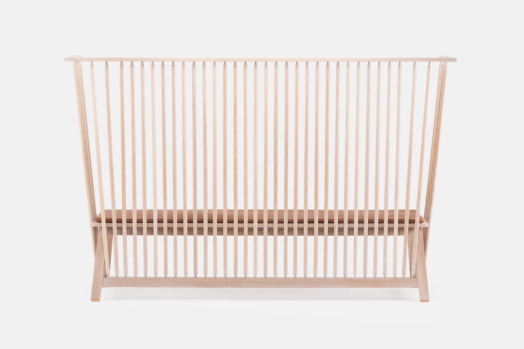 WHITE OILED OAK  (+ OPTIONAL SEAT PAD IN BROWN NATURAL GRAIN LEATHER)