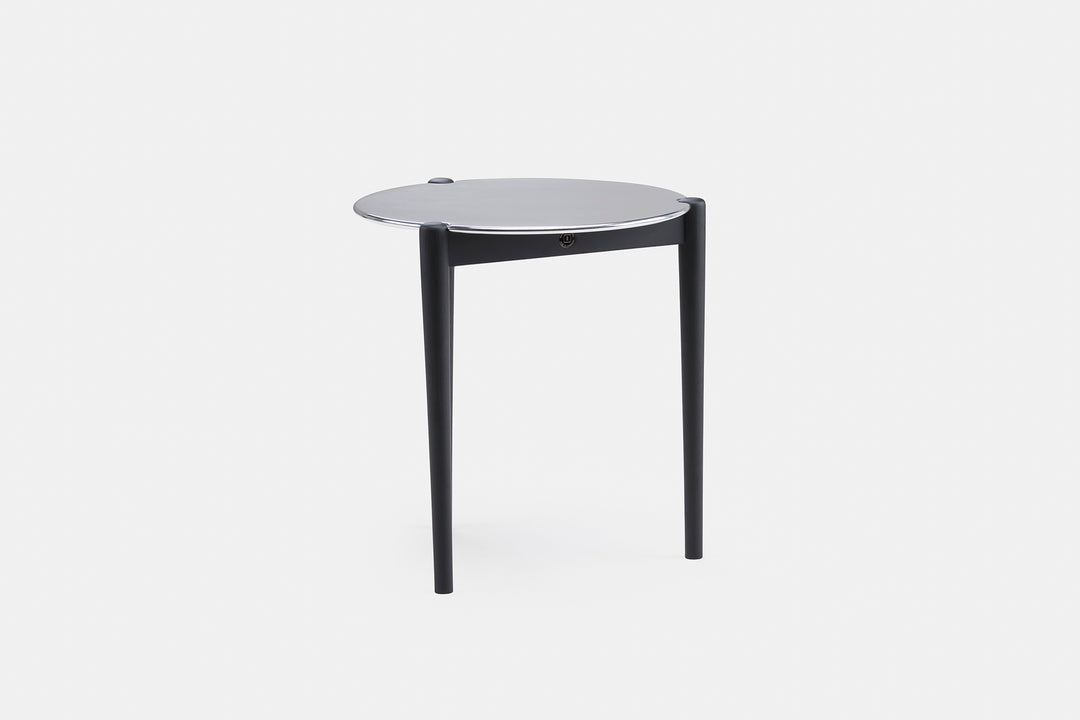 BLACK STAINED ASH & ALUMINIUM (MODEL:S)