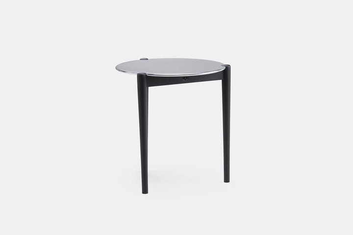 BLACK STAINED ASH & ALUMINIUM (MODEL:S)