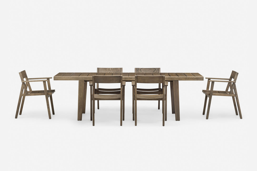 BLACK OILED EUROPEAN OAK (+ 98.6°F OUTDOOR TABLE)