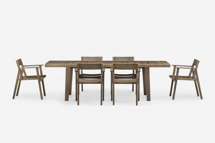 BLACK OILED EUROPEAN OAK (+ 98.6°F OUTDOOR TABLE)