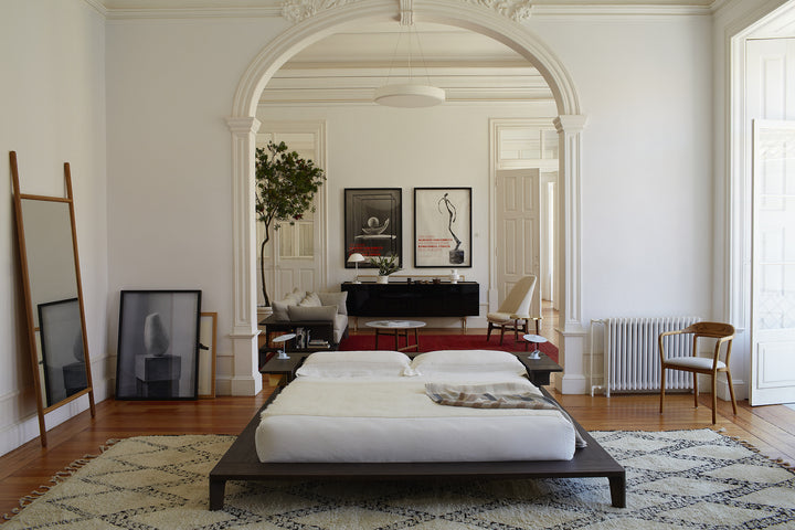 BLACK STAINED ASH (+ EXTEND MIRROR AND DUET CHAIR)