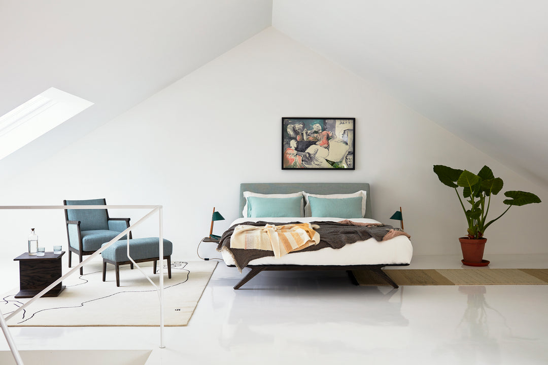 BLACK OILED ASH & SUNNIVA 2 132 (+ OPTIONAL SIDE TABLES, MIRA LOUNGE CHAIR AND OTTOMAN, I-BEAM SIDE TABLE)