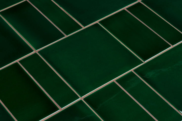 BLACK OILED ASH & GREEN TILE